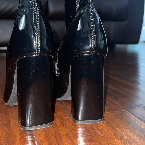 Women's Black Booties - Picture 4 of 9